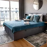 With River View, Sauna And Indoor Pool Appartement Dziwnów