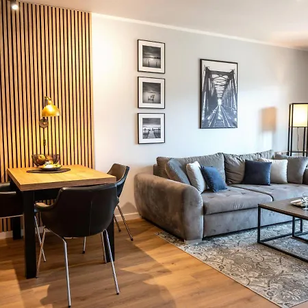 With River View, Sauna And Indoor Pool Appartement Dziwnów